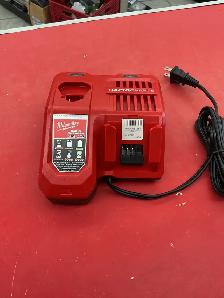 chargeur de batterie Milwaukee m12 & m18
