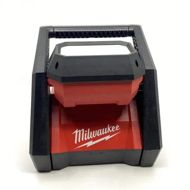 Milwaukee 2366-20 M18 GEN-2 4000-Lumen ROVER LED Flood Light