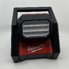 Milwaukee 2366-20 M18 GEN-2 4000-Lumen ROVER LED Flood Light - Photo 2
