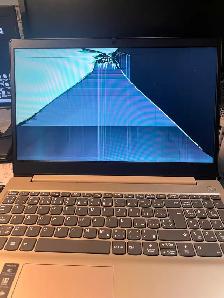 MacBook Screen Repair in North York | Cracked or Broken Display?