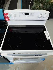 Amana '30' White Freestanding Electric Range on Sale‼️ - Photo 4
