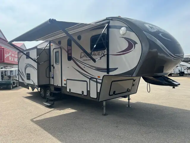 2014 Forest River Crusader 295RST, SPACIOUS, COUPLES UNIT