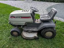 Tracteur à gazon pour pièce ou bricoleur