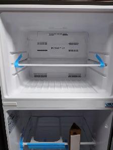 Frigidaire '30' Stainless Steel Top Freezer Bottom Fridge - Photo 6