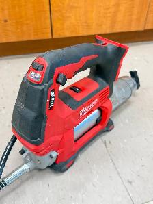 Milwaukee 2646-20 Tool M18 18V 2-Speed Grease Gun - $179 - Photo 5