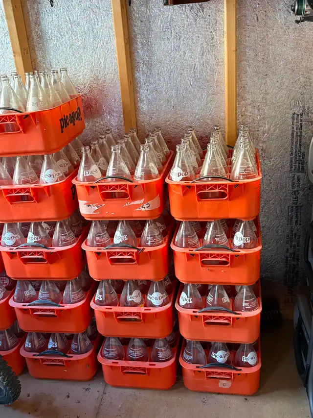 Vintage pic a pop bottles