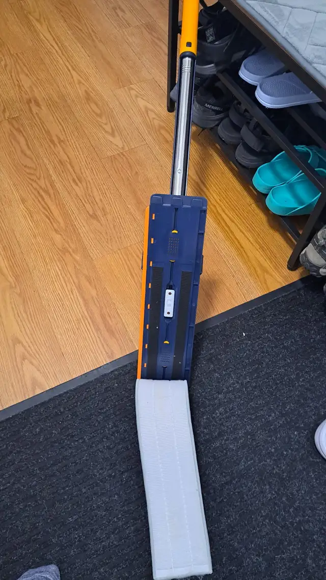 Flat Mop with Bucket and Refill Pads