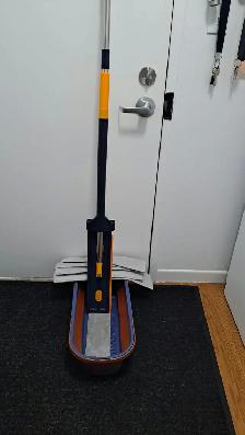 Flat Mop with Bucket and Refill Pads - Photo 2