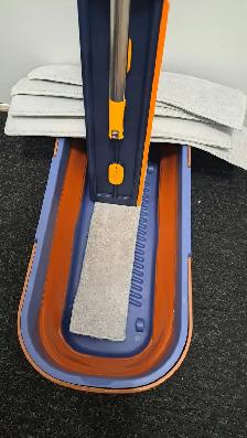 Flat Mop with Bucket and Refill Pads - Photo 3