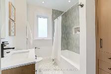 Beautiful 4 Bedroom 3 Bathroom House in South Riverdale - Photo 10