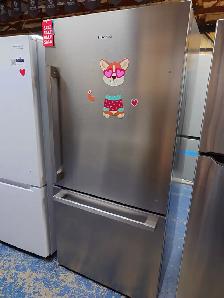 HiSense '31' Stainless Steel Bottom Freezer Top Fridge on Sale‼️ - Photo 2