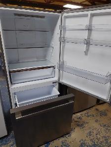 HiSense '31' Stainless Steel Bottom Freezer Top Fridge on Sale‼️ - Photo 4