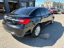 2014 Chrysler 200 LX - Photo 5