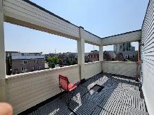 3rd Flr Large Room Private Bath Balcony Parking @York University - Photo 9