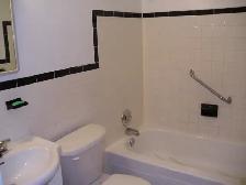 One Bedroom in Brampton - Photo 4