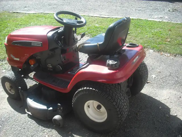 TRACTEUR À GAZON