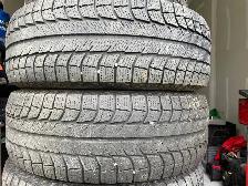 deux pneus hiver 255/65R18 Michelin Xice à 9/32e