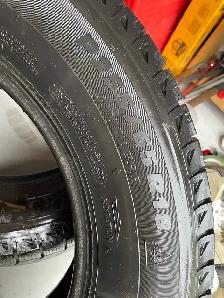 deux pneus hiver 255/65R18 Michelin Xice à 9/32e - Photo 5
