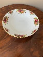 Vintage (1962–1973) Royal Albert Old Country Roses Serving Bowl