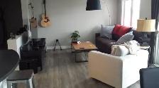 Upscale BARRHAVEN 2Bed  1.5 Bath  Penthouse Condo for Nov 01st
