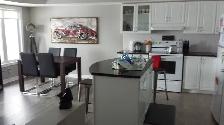 Upscale BARRHAVEN 2Bed  1.5 Bath  Penthouse Condo for Nov 01st - Photo 3