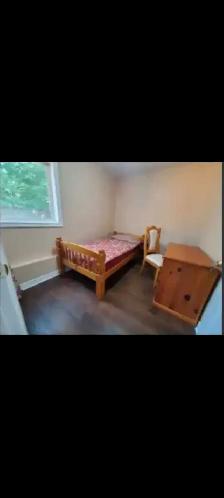 Room in Scarborough for Working Male. - Photo 2
