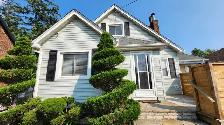 2-Bedroom Main & Upper Floor House – Downtown Brampton – Nov - Photo 2