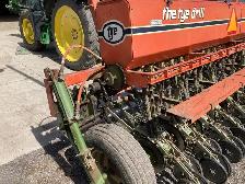 TYE GRAIN DRILL FOR SALE - Photo 2