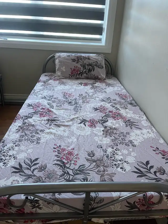Bed/Mattress for sale