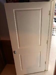 Primed interior doors and baseboards casing all trim supply/inst - Photo 2