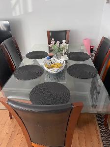 Dining table for sale!