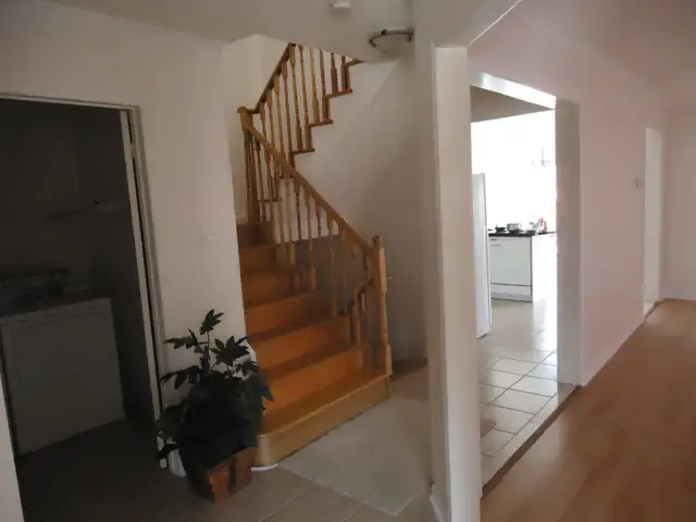 Beautiful, Bright, 2nd Floor Room for Rent in Markham-For Males