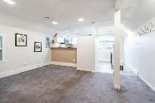 Hamilton 1 Bedroom Upper Unit |  Balcony   In Unit Laundr - Photo 2