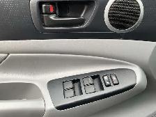 2015 Toyota Tacoma TRD SPORT V6 5AT 4WD - BACK-UP CAM! HEATED SE - Photo 13