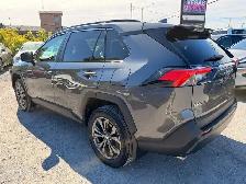 2023 Toyota RAV4 Hybrid XLE - Photo 4