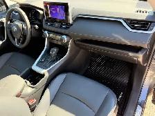 2023 Toyota RAV4 Hybrid XLE - Photo 25