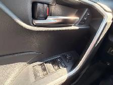 2023 Toyota RAV4 Hybrid XLE - Photo 28