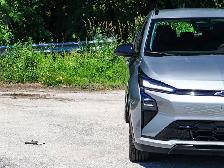 2027 Chevrolet Bolt RS- Heated/Cooled Seats - Comfort Pkg - Photo 5