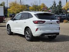 2024 Ford Escape ST-Line - Photo 4