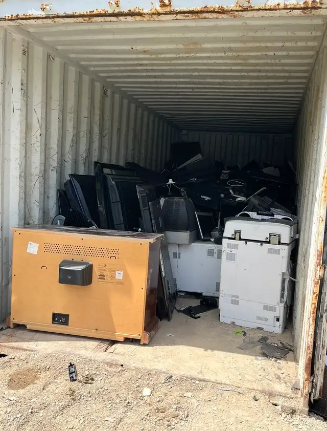 ♻️ FREE Electronic scrap  ♻️Pick up TVs,  eWaste -computers A/C