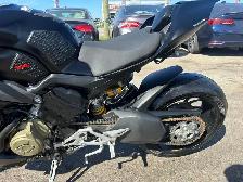 2022 Ducati Streetfighter V4 S - Photo 3