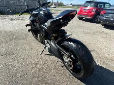2022 Ducati Streetfighter V4 S - Photo 4