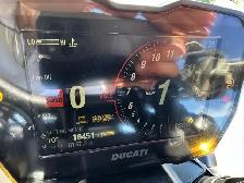 2022 Ducati Streetfighter V4 S - Photo 14