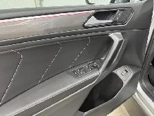Volkswagen Tiguan Comfortline R-Line Black Edition 4MOTION 2023 - Photo 12