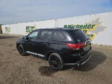 2018 Mitsubishi Outlander - Photo 3