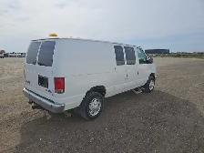 2014 Ford E-250 - Photo 3