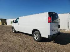 2020 Chevrolet Express - Photo 3