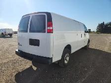 2020 Chevrolet Express - Photo 4