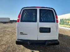 2020 Chevrolet Express - Photo 6