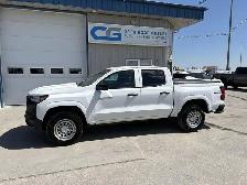 2023 Chevrolet Colorado - Photo 2